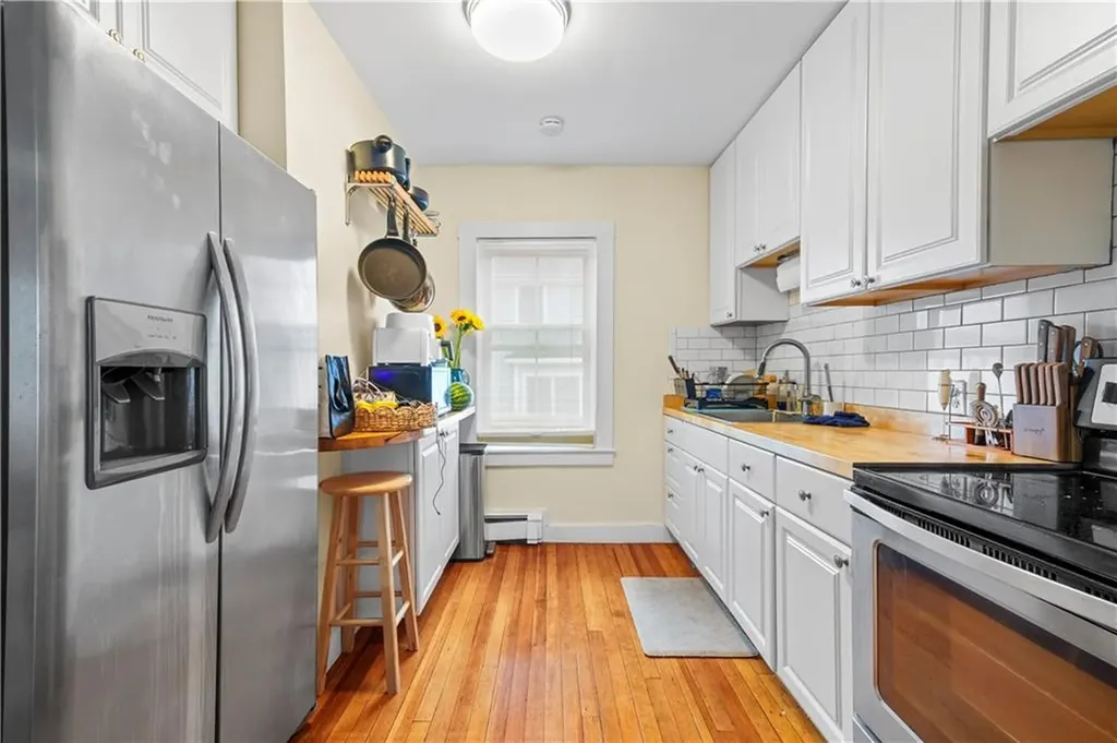 13 Dean Avenue Newport RI 02840