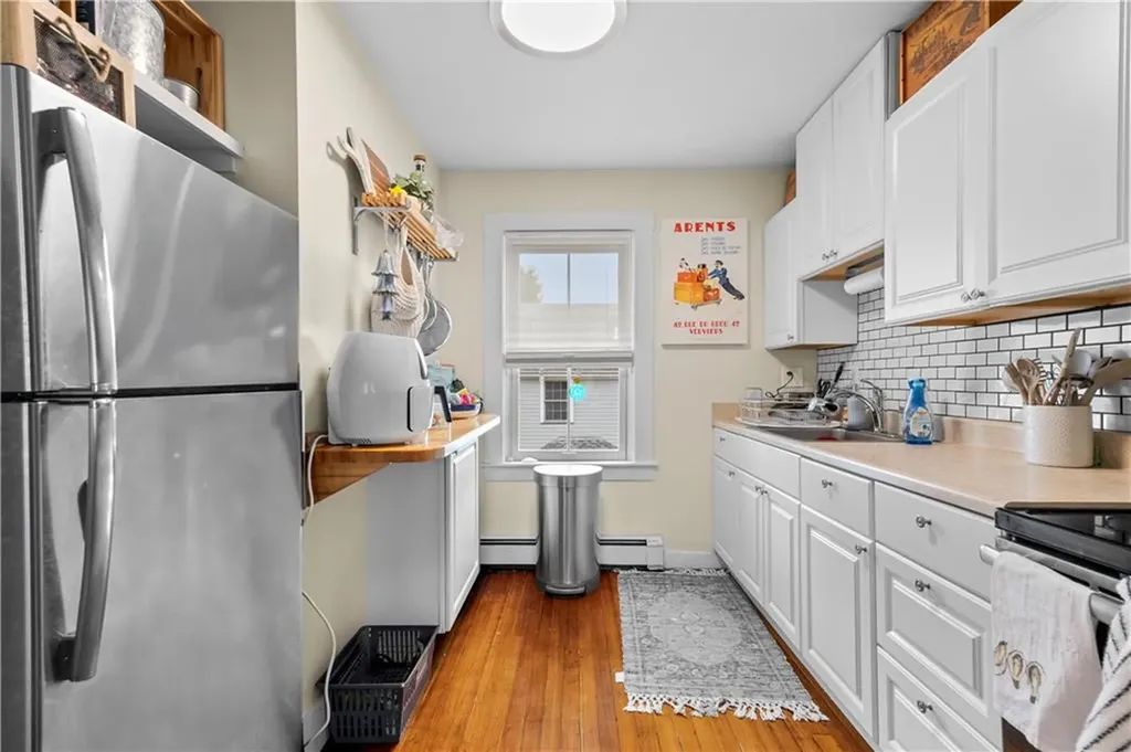 13 Dean Avenue Newport RI 02840