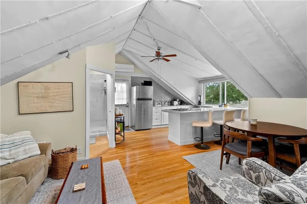 13 Dean Avenue Newport RI 02840