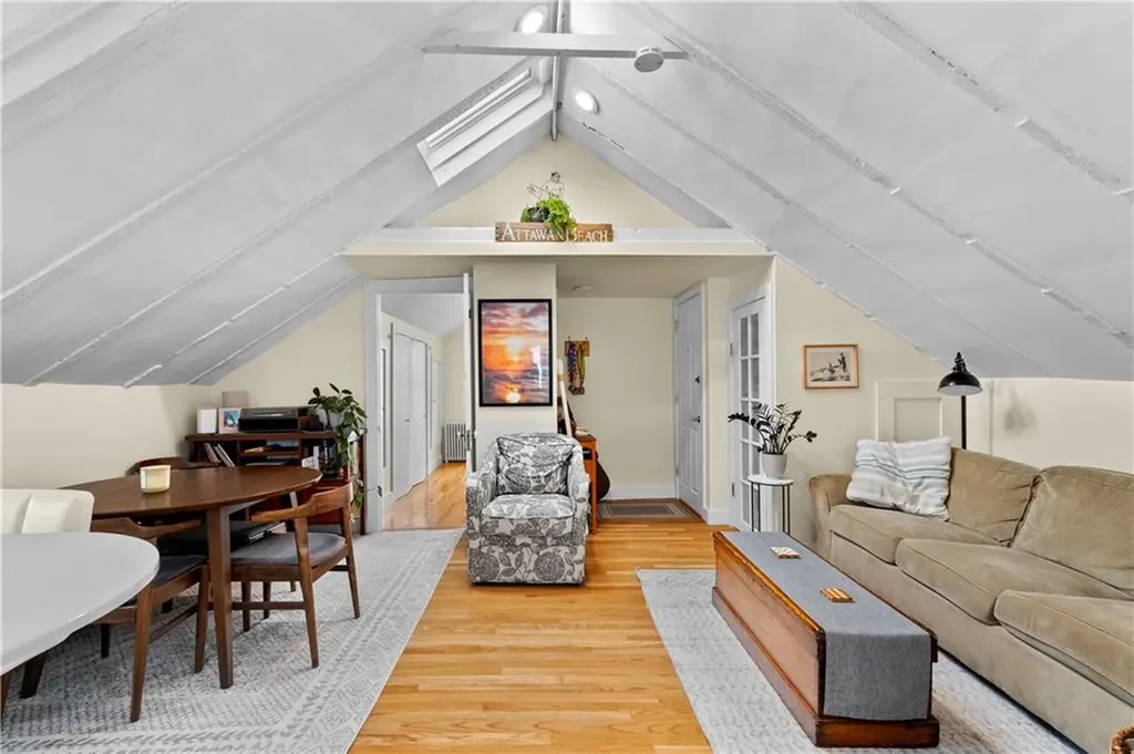 13 Dean Avenue Newport RI 02840