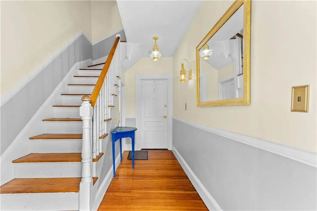 13 Dean Avenue Newport RI 02840