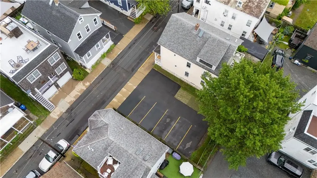 13 Dean Avenue Newport RI 02840