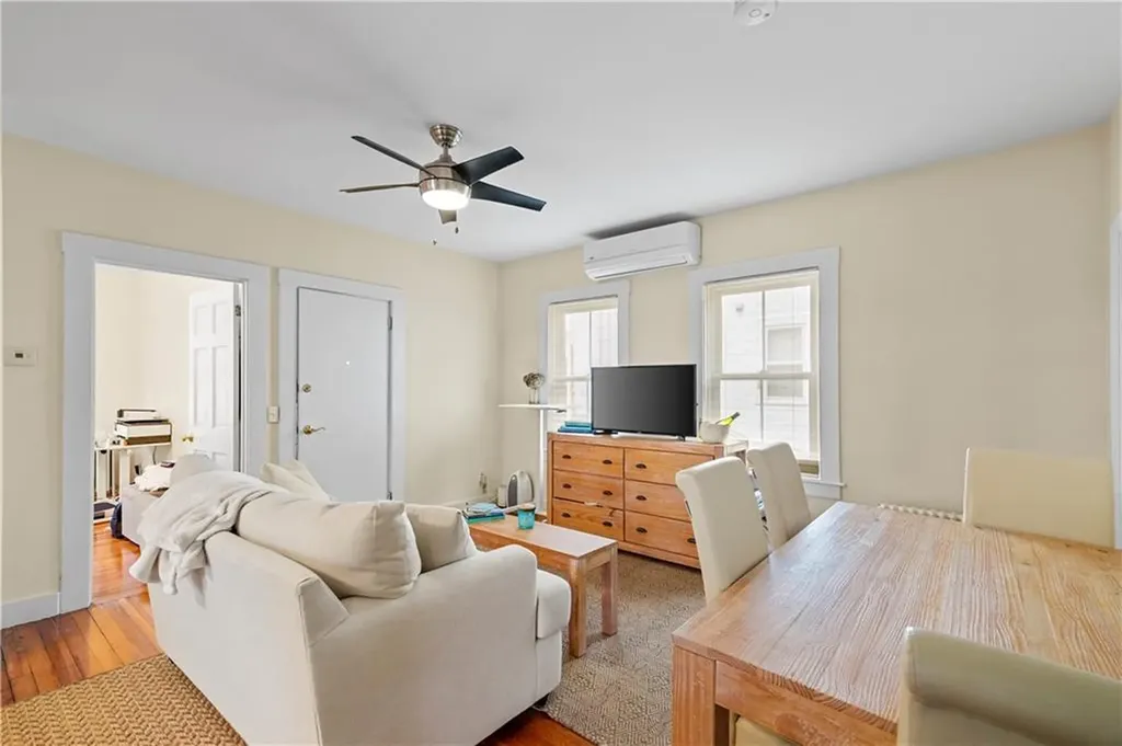 13 Dean Avenue Newport RI 02840