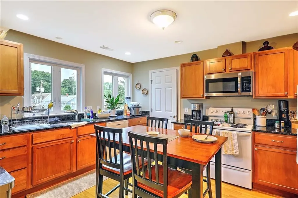 187 Washington Road Barrington RI 02806