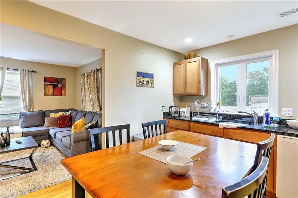 187 Washington Road Barrington RI 02806