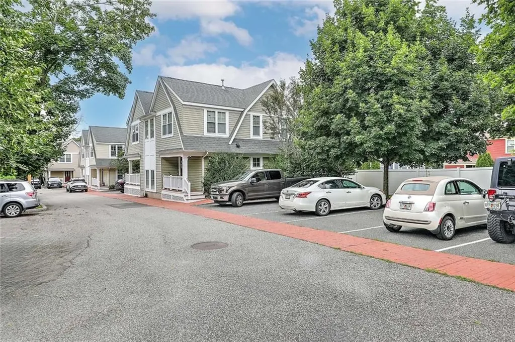 187 Washington Road Barrington RI 02806