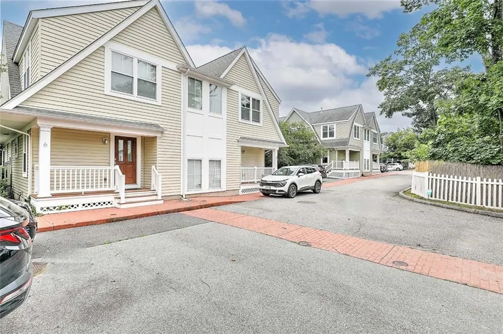 187 Washington Road Barrington RI 02806