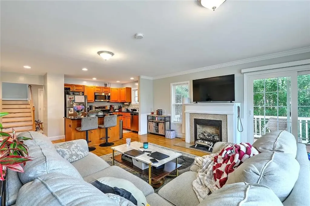 187 Washington Road Barrington RI 02806