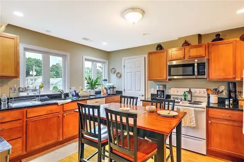187 Washington Road Barrington RI 02806