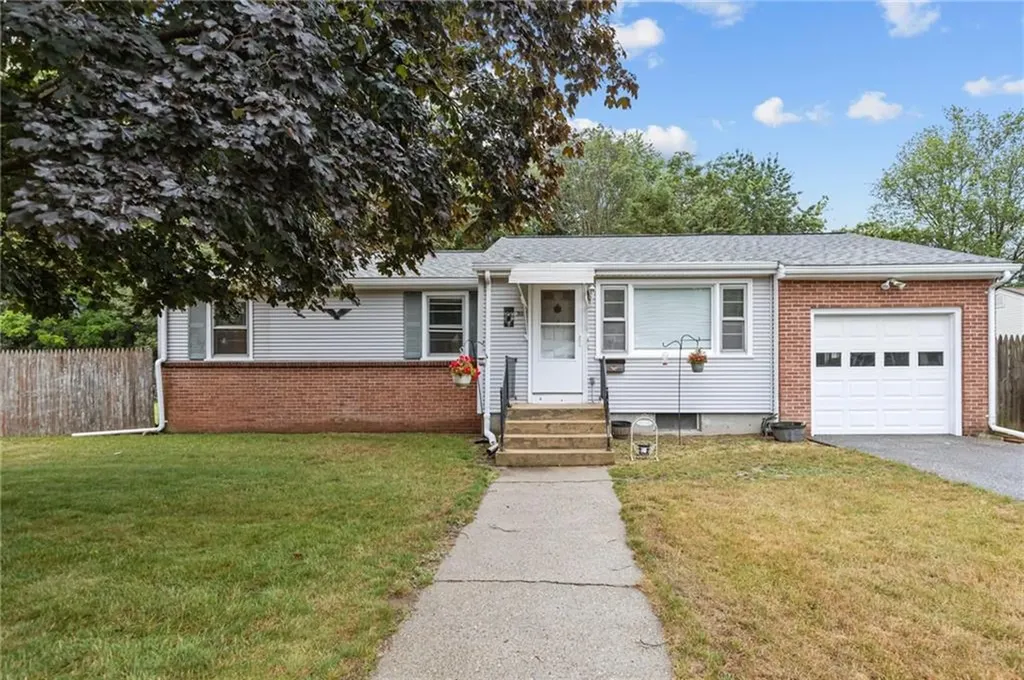 30 Archdale Drive Warwick RI 02889