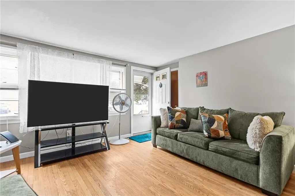 30 Archdale Drive Warwick RI 02889