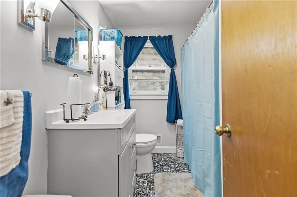 30 Archdale Drive Warwick RI 02889