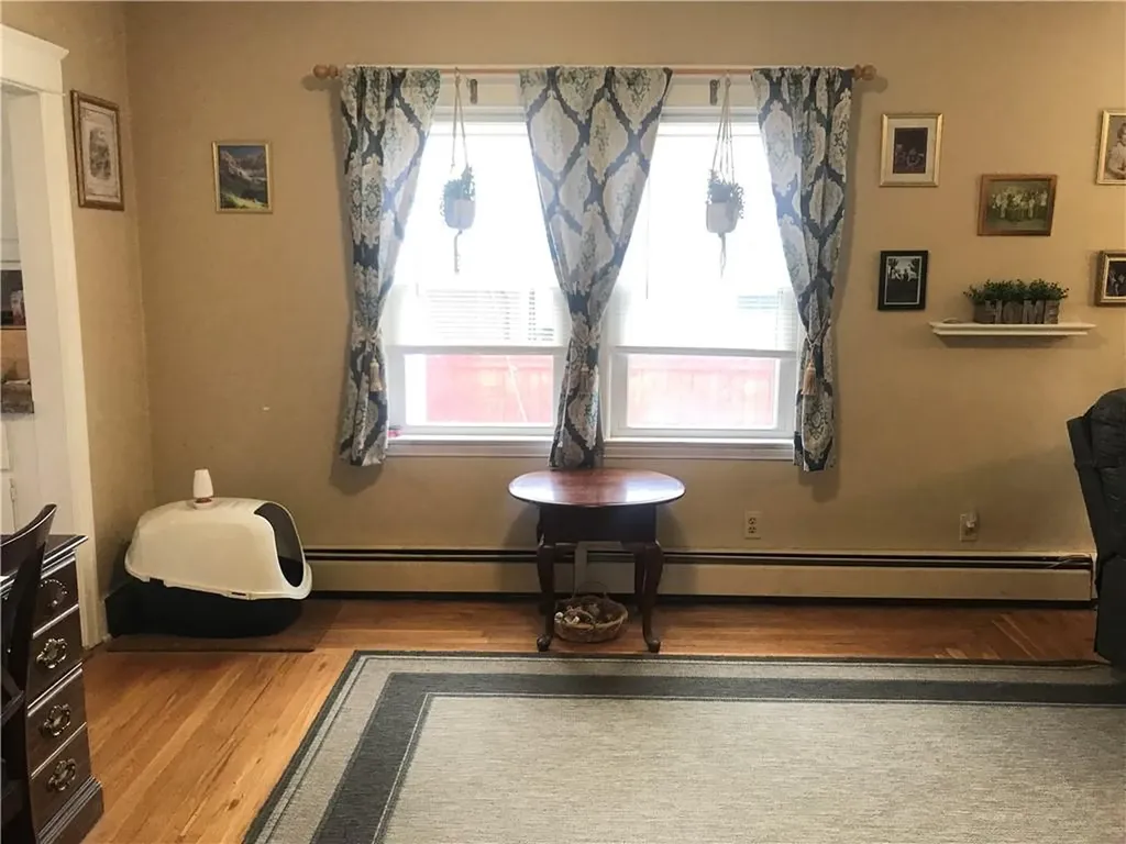 16 Edgemere Road Pawtucket RI 02861