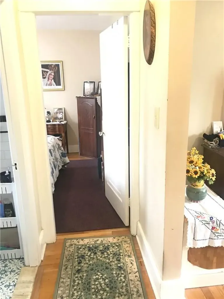 16 Edgemere Road Pawtucket RI 02861