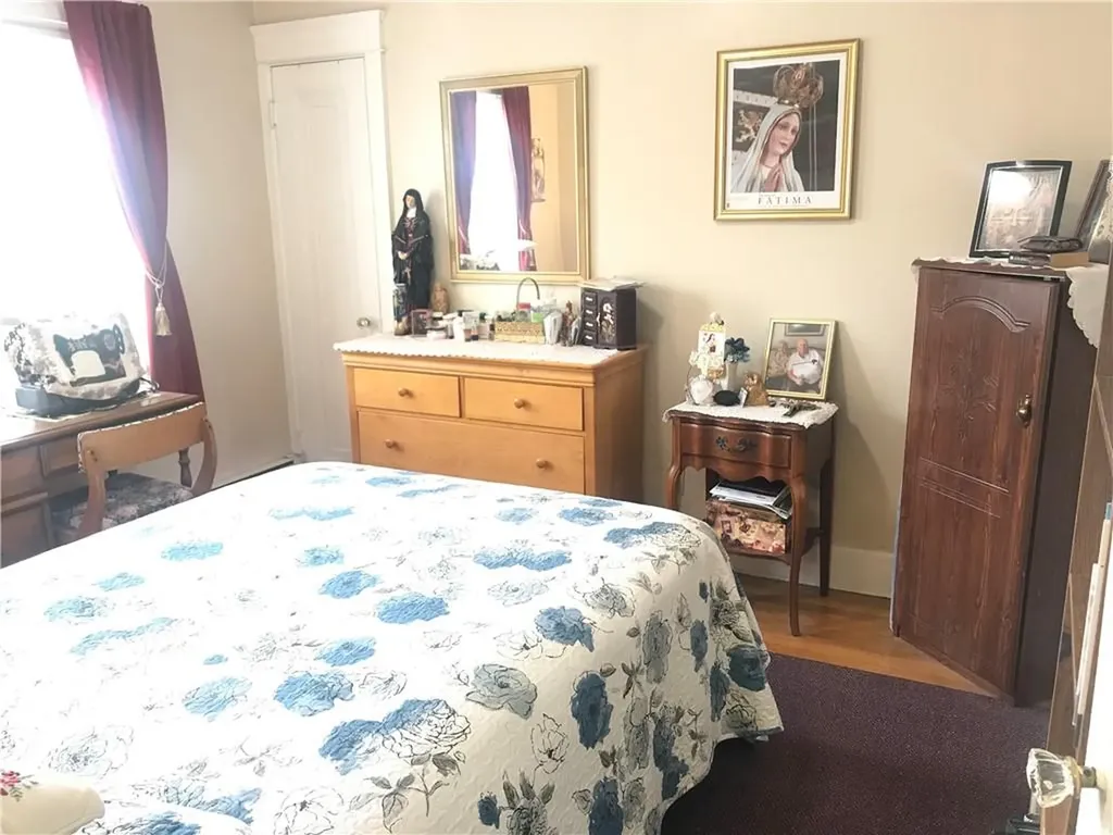 16 Edgemere Road Pawtucket RI 02861