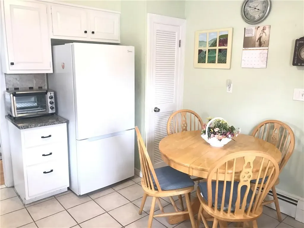 16 Edgemere Road Pawtucket RI 02861