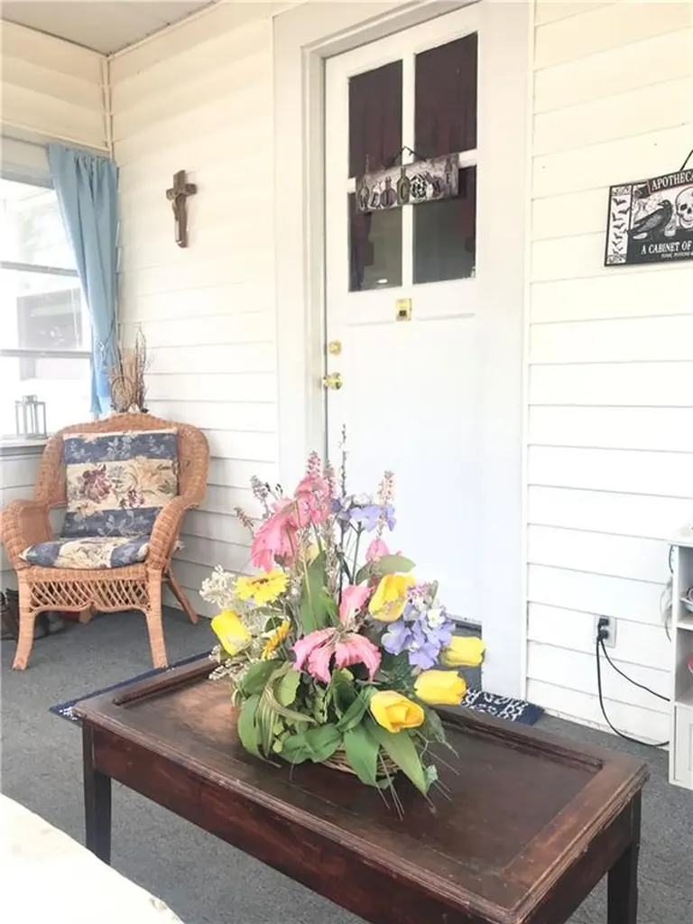 16 Edgemere Road Pawtucket RI 02861