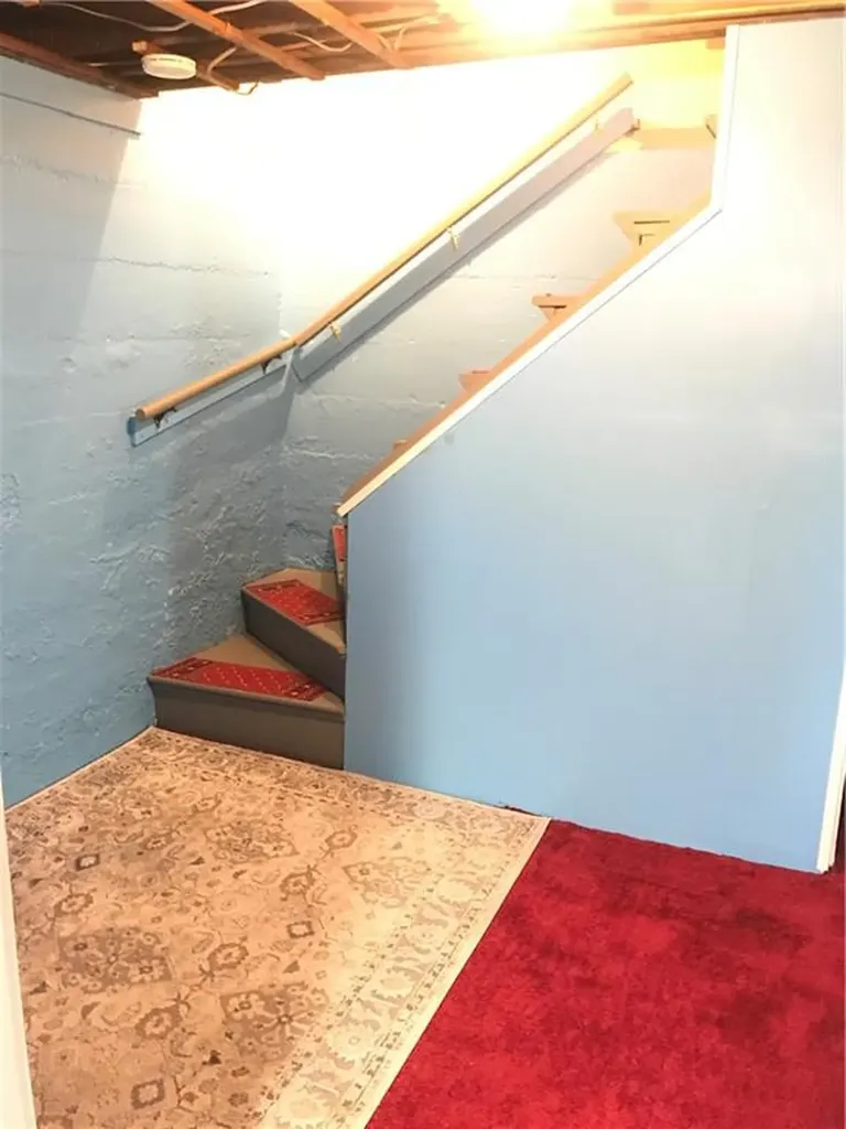 16 Edgemere Road Pawtucket RI 02861