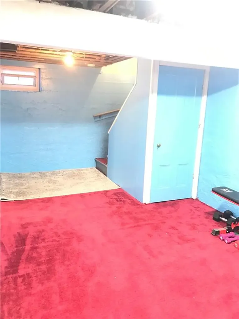 16 Edgemere Road Pawtucket RI 02861