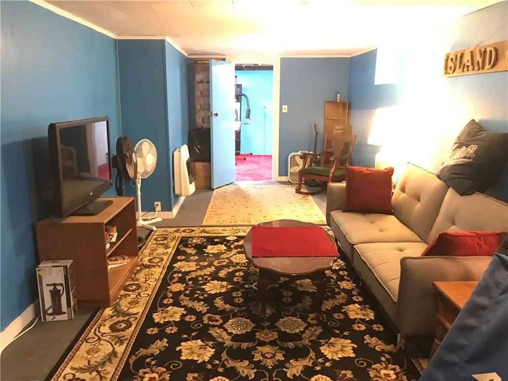 16 Edgemere Road Pawtucket RI 02861
