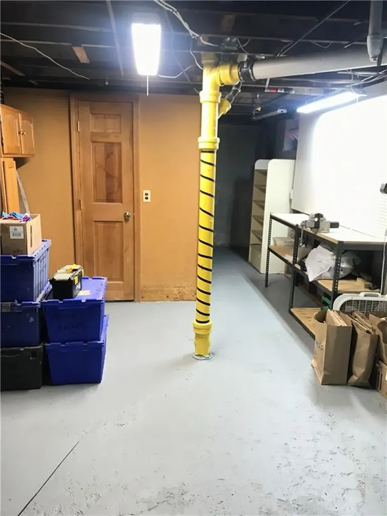 16 Edgemere Road Pawtucket RI 02861