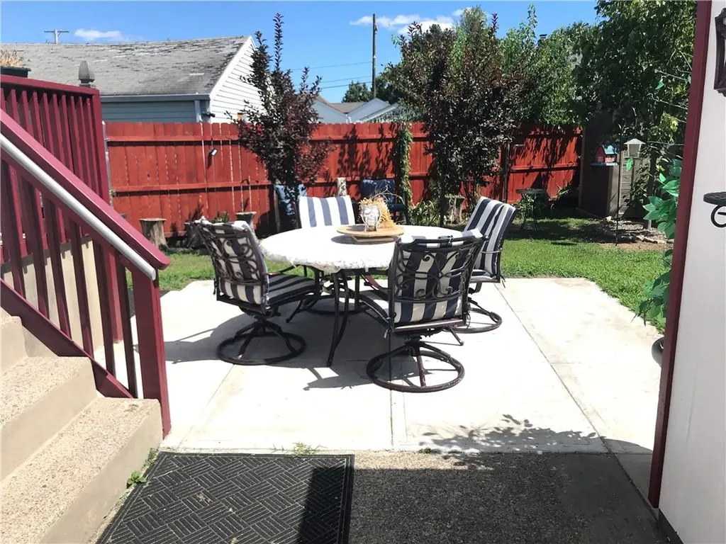 16 Edgemere Road Pawtucket RI 02861