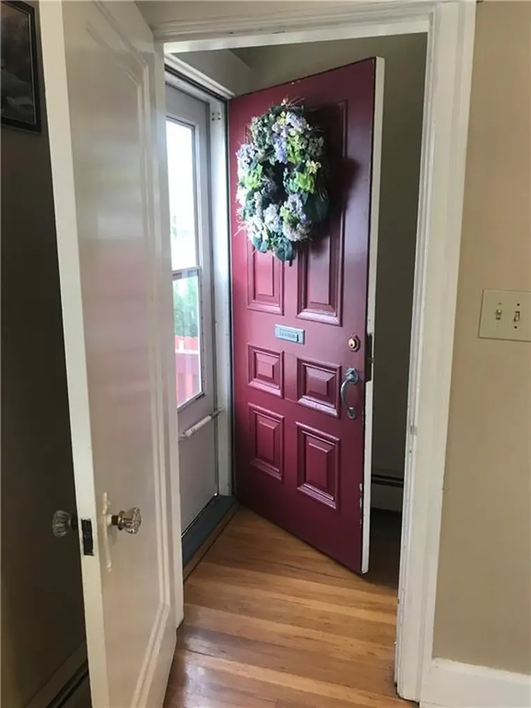 16 Edgemere Road Pawtucket RI 02861