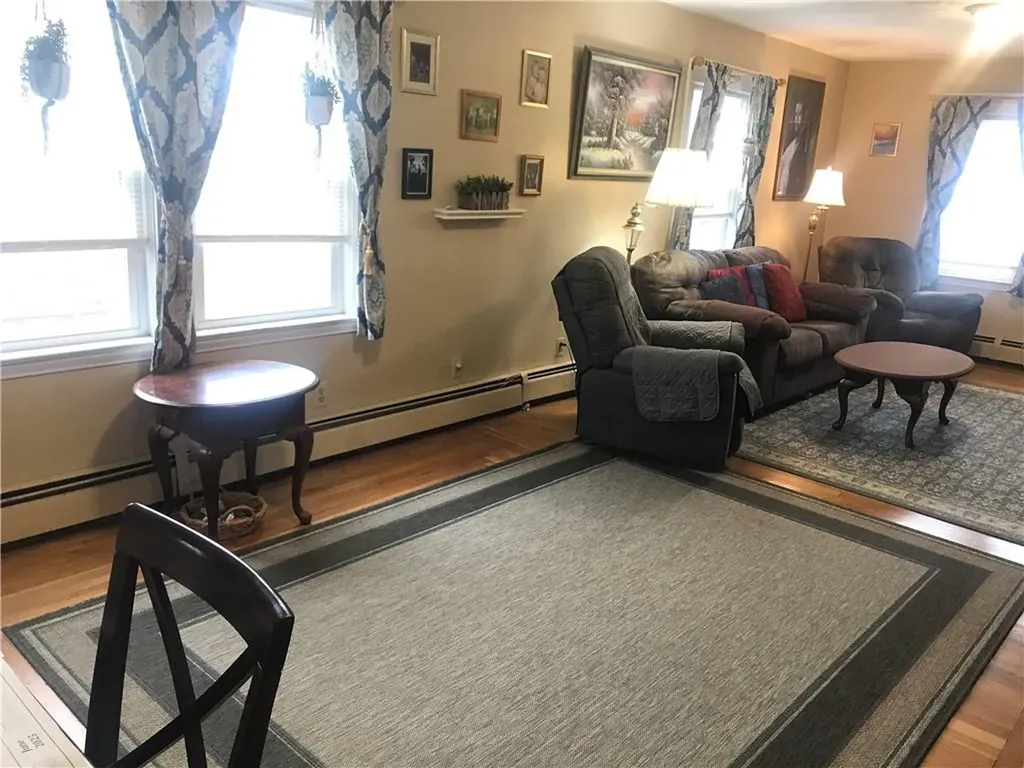16 Edgemere Road Pawtucket RI 02861