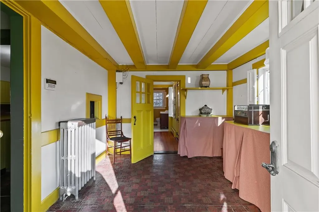 237 Commonwealth Avenue Warwick RI 02886