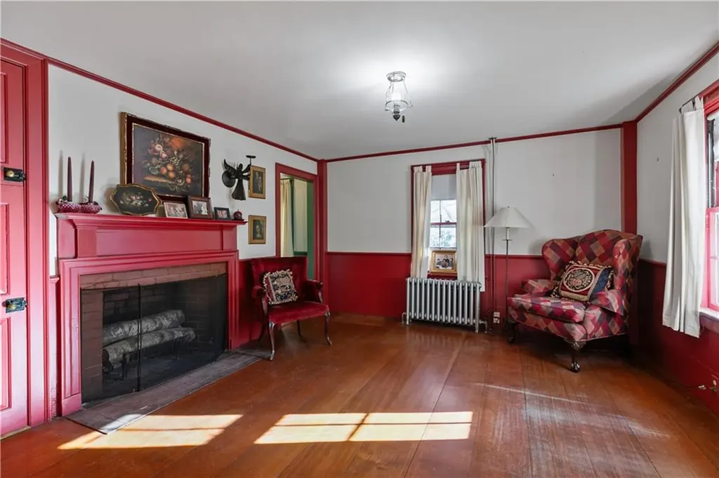 237 Commonwealth Avenue Warwick RI 02886