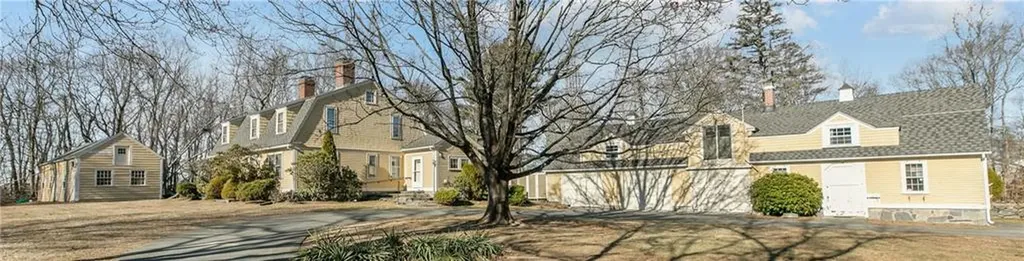 237 Commonwealth Avenue Warwick RI 02886