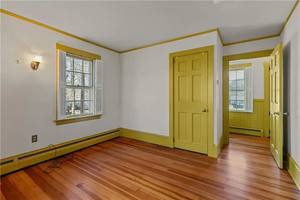 237 Commonwealth Avenue Warwick RI 02886