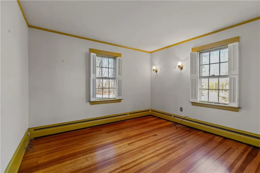 237 Commonwealth Avenue Warwick RI 02886