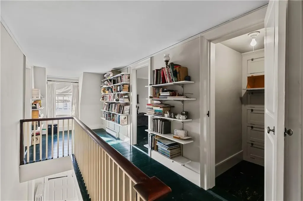 237 Commonwealth Avenue Warwick RI 02886