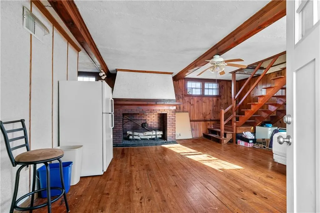 237 Commonwealth Avenue Warwick RI 02886