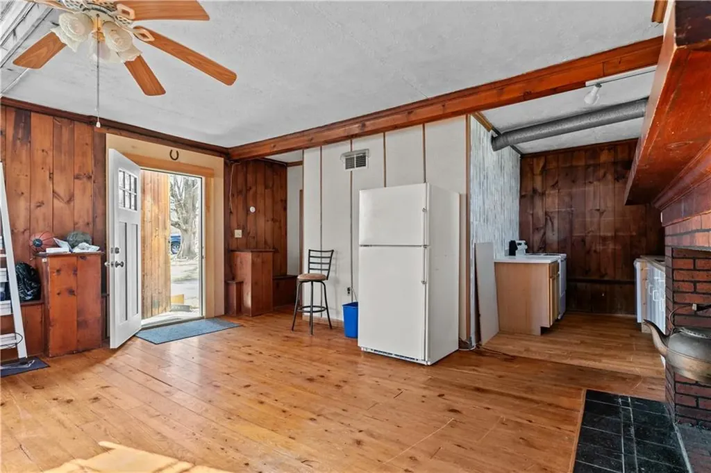 237 Commonwealth Avenue Warwick RI 02886