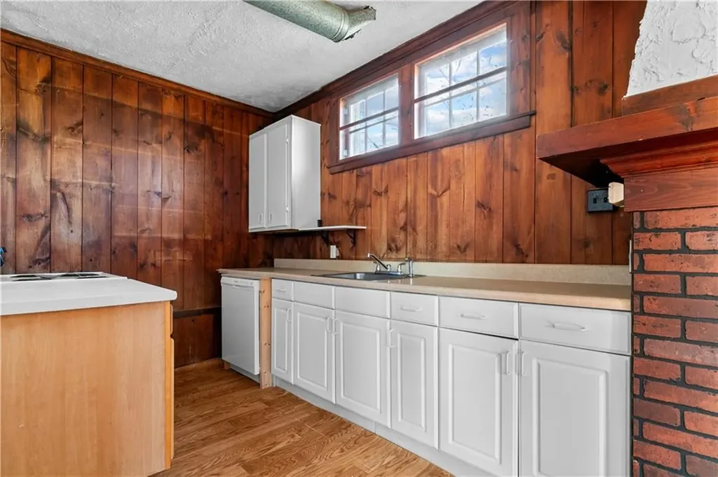 237 Commonwealth Avenue Warwick RI 02886