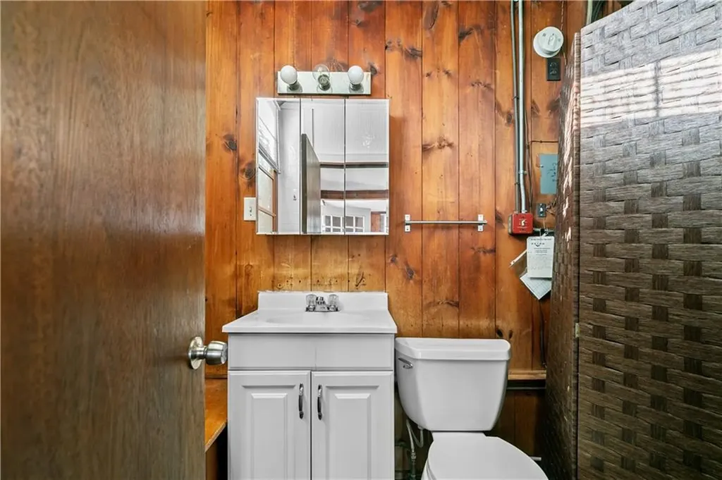 237 Commonwealth Avenue Warwick RI 02886