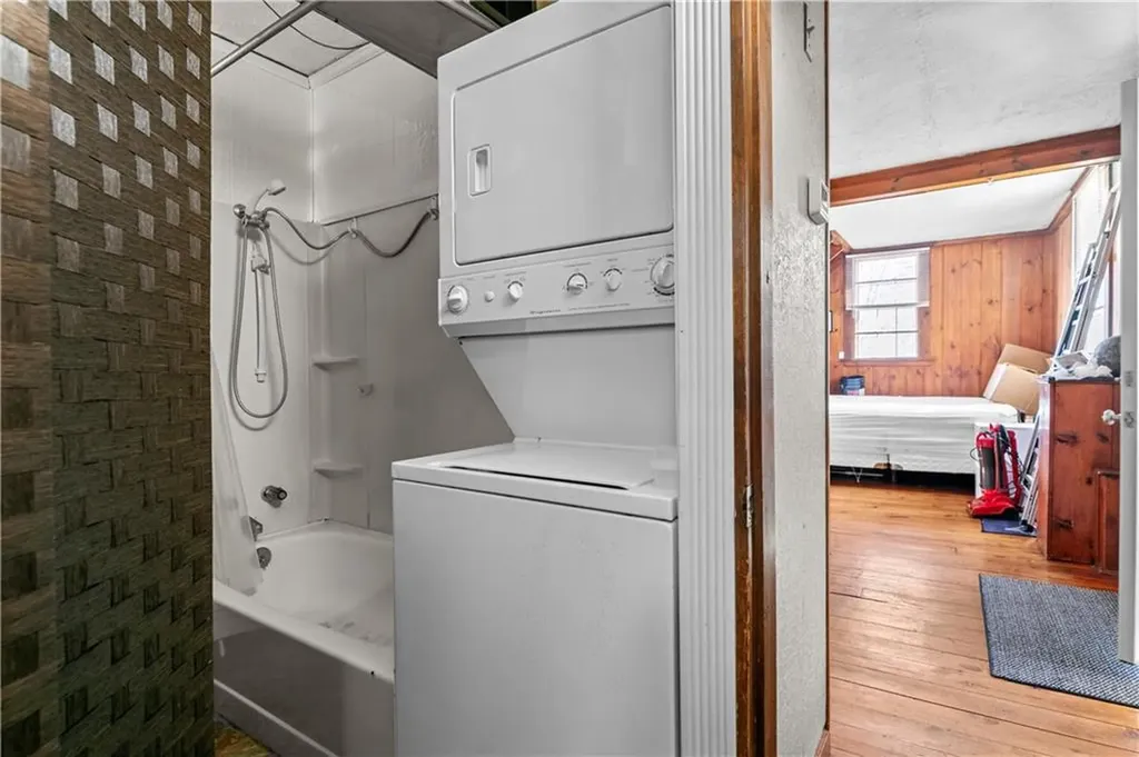 237 Commonwealth Avenue Warwick RI 02886