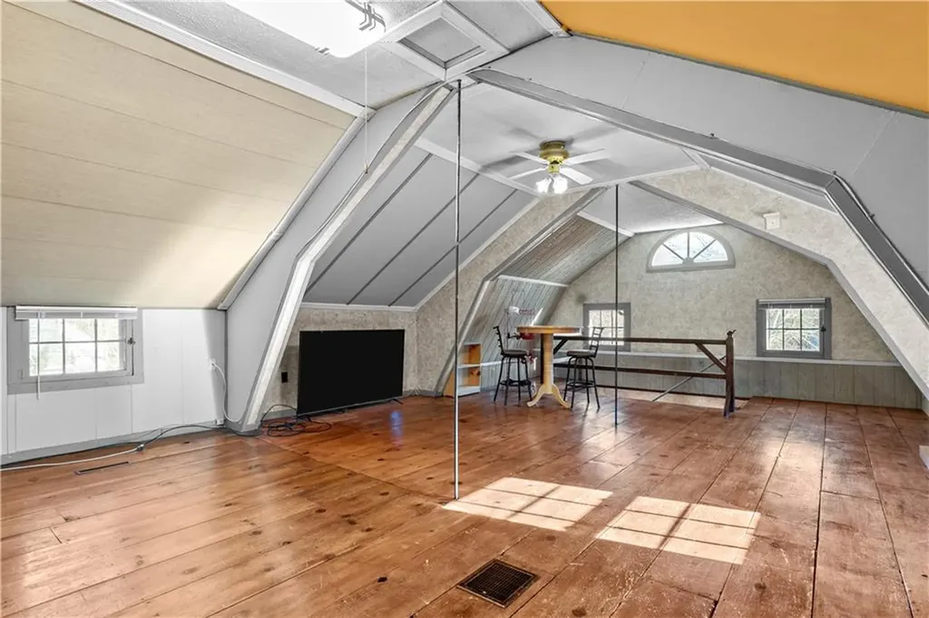 237 Commonwealth Avenue Warwick RI 02886