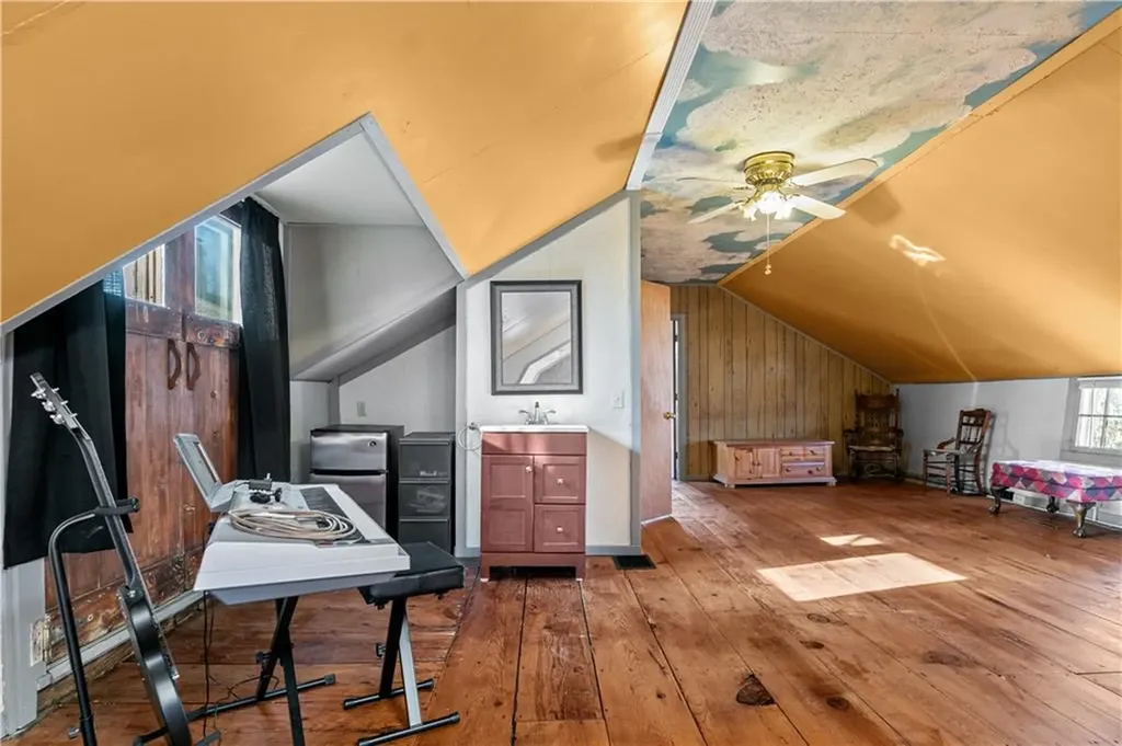 237 Commonwealth Avenue Warwick RI 02886