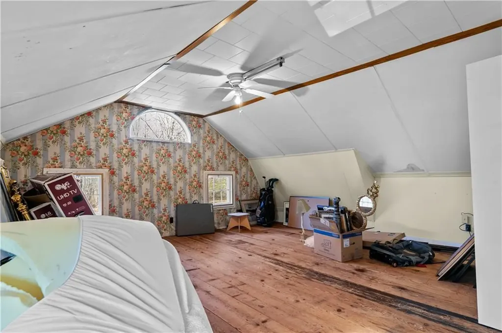 237 Commonwealth Avenue Warwick RI 02886