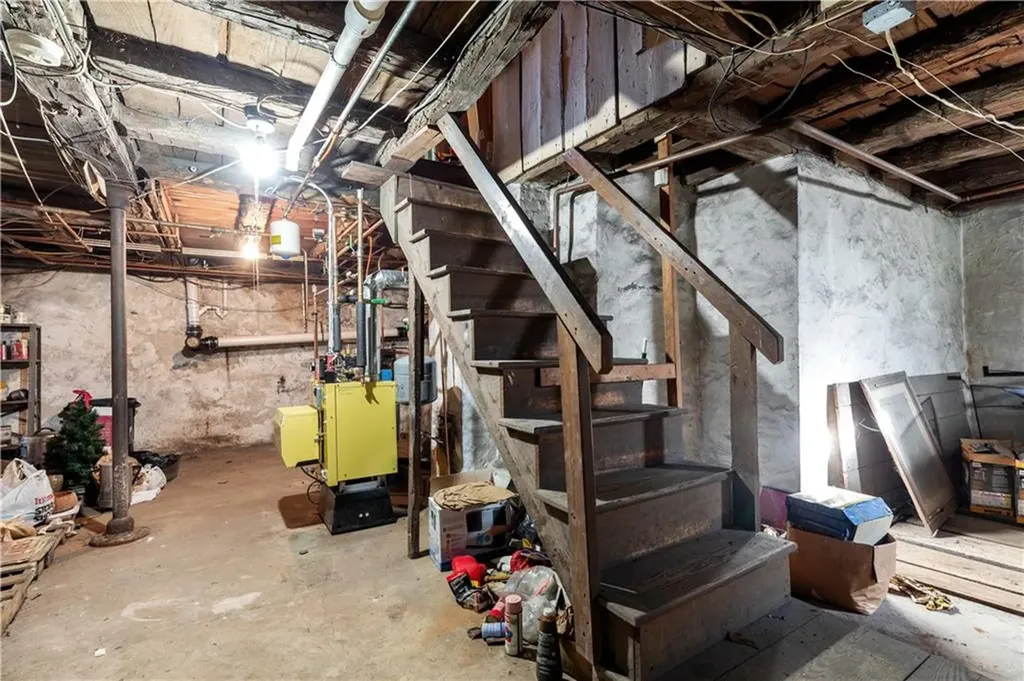 237 Commonwealth Avenue Warwick RI 02886