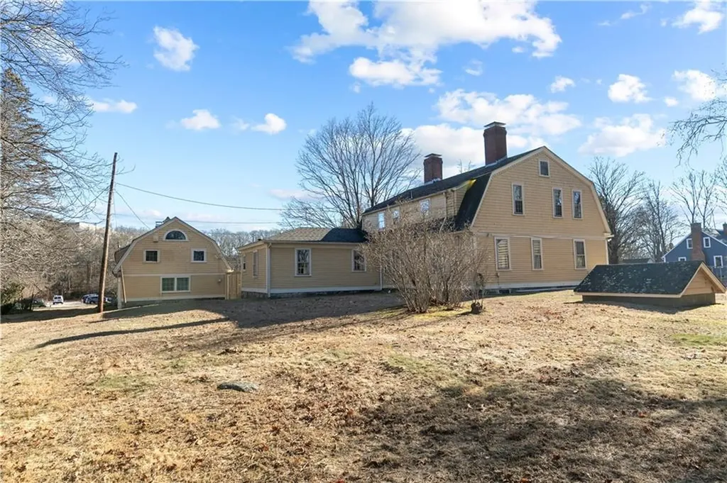 237 Commonwealth Avenue Warwick RI 02886