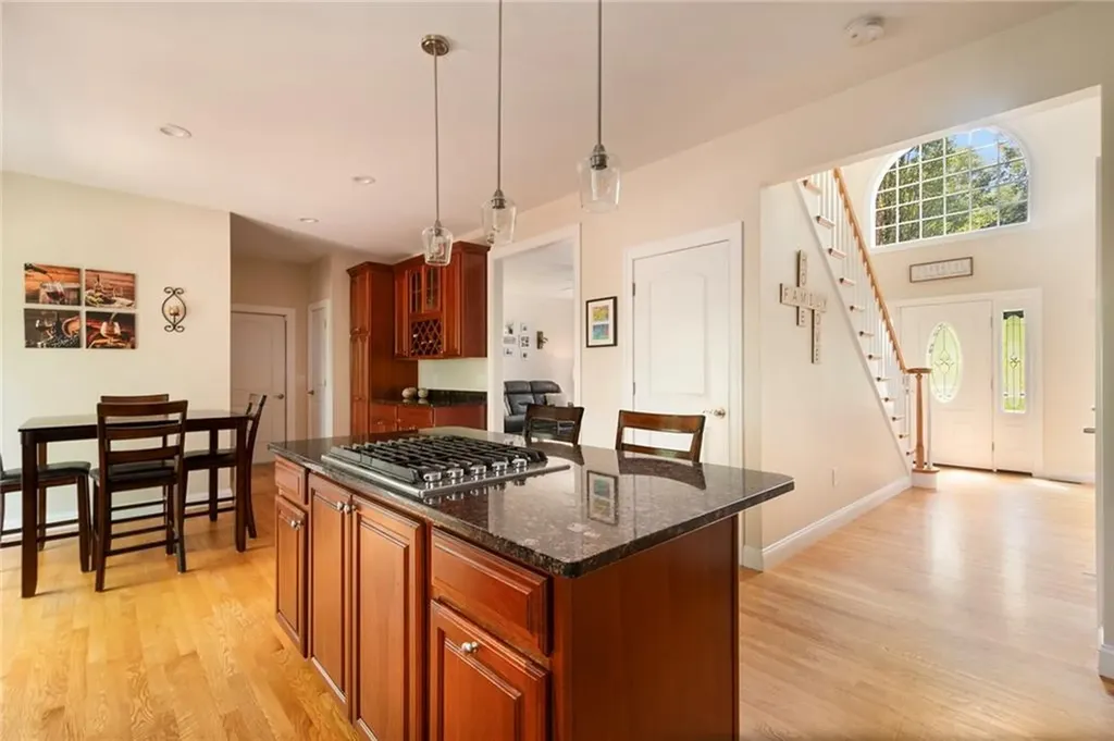 4 Morning Star Court Lincoln RI 02865