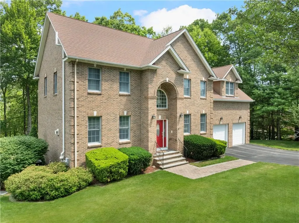 4 Morning Star Court Lincoln RI 02865