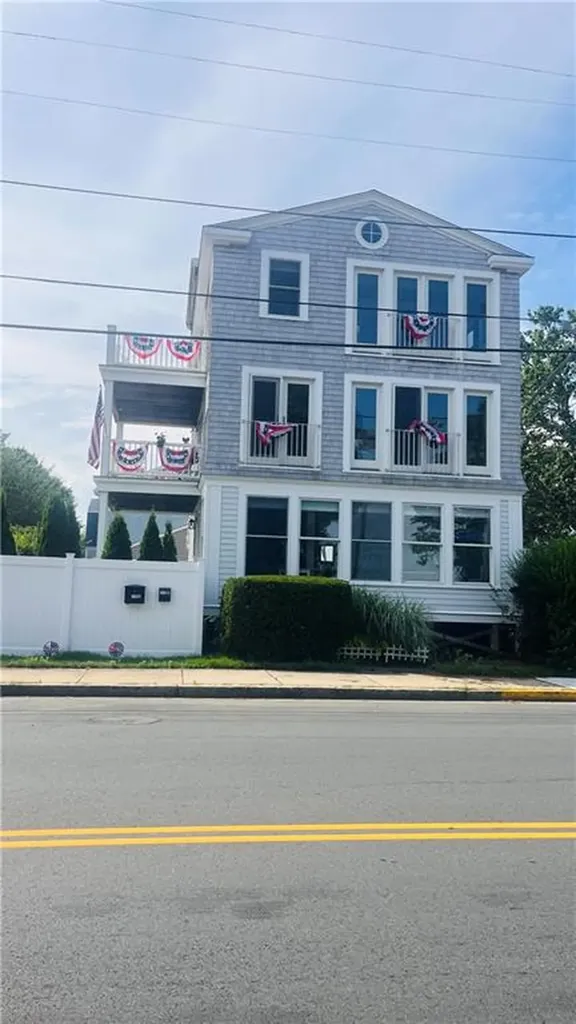 115 Wellington Avenue Newport RI 02840