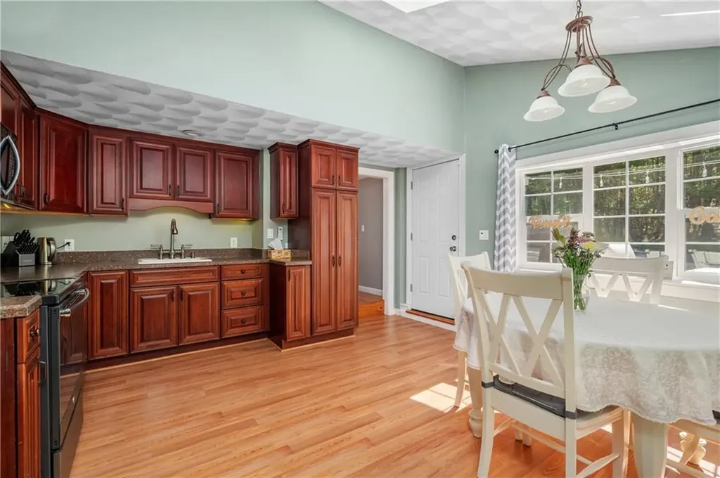 745 Eagle Peak Road Burrillville RI 02859