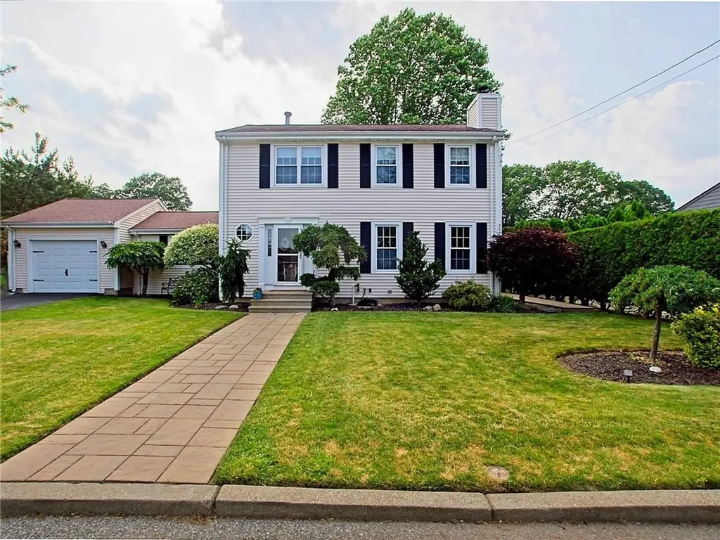 15 Lilac Circle Cranston RI 02920