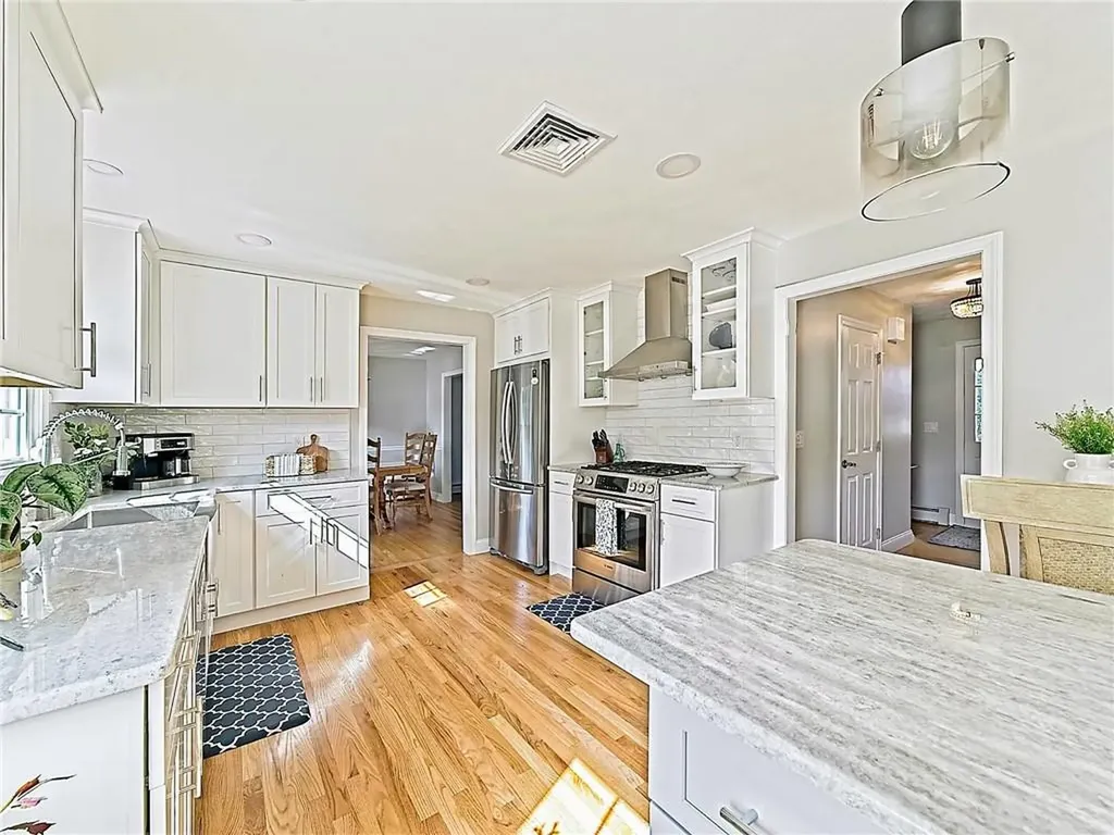 15 Lilac Circle Cranston RI 02920